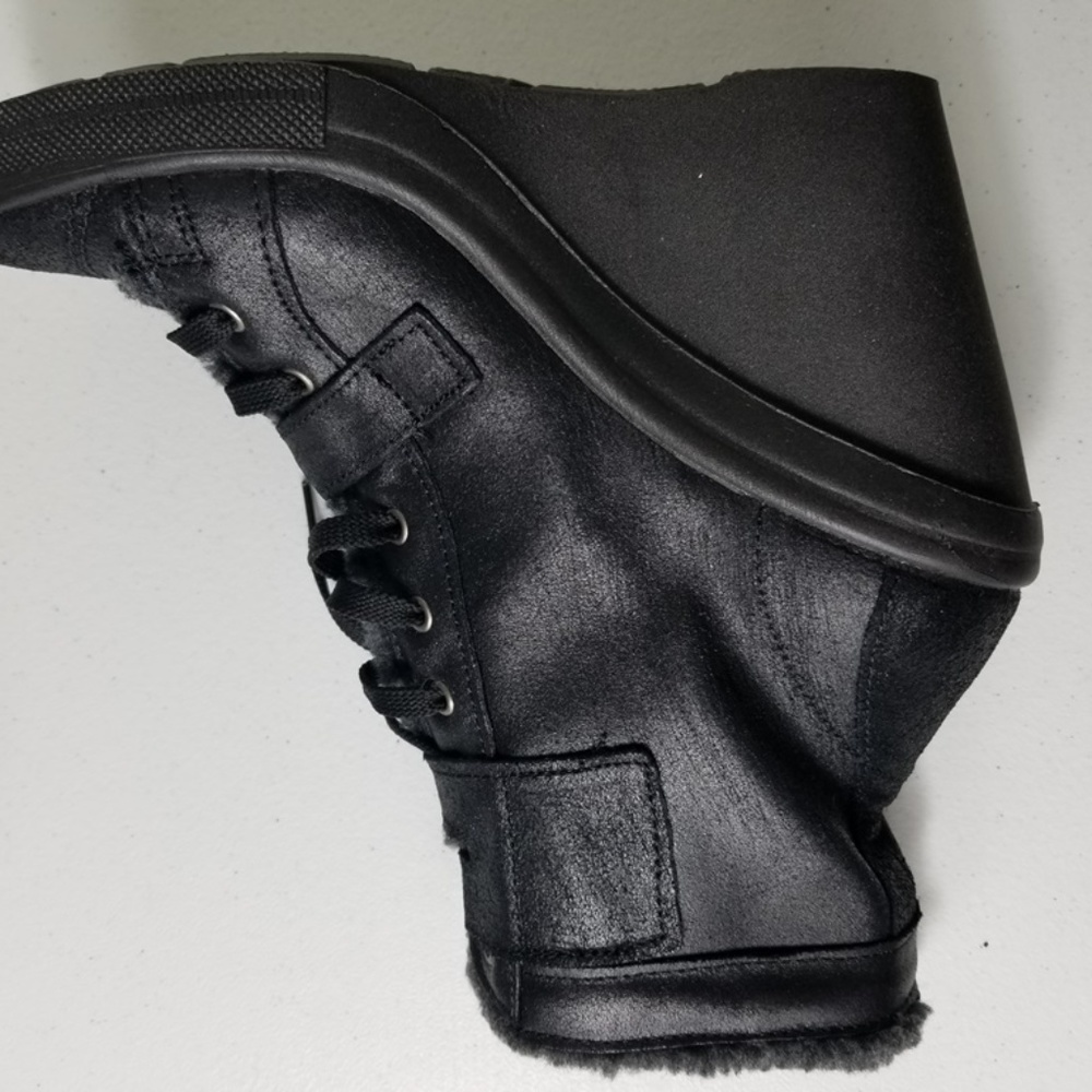TopShop Faux Leather Lace Up Wedge Ankle Boots - Picture 3 of 7